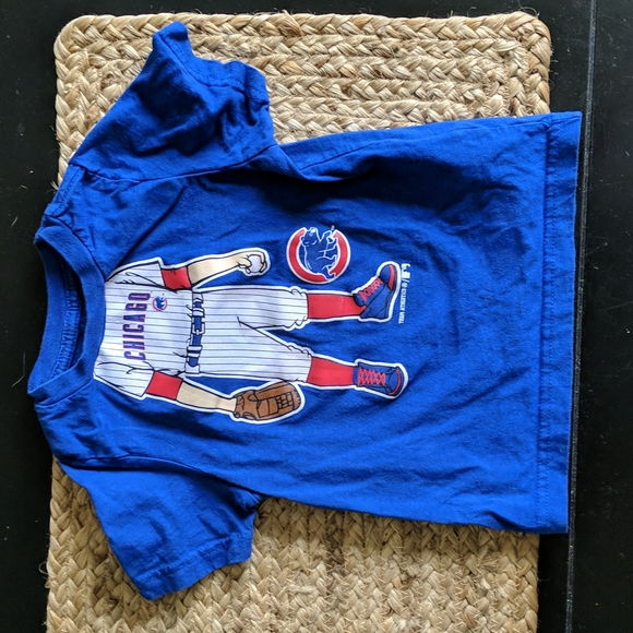 Genuine Merchandise Other - Chicago Cubs Shirt